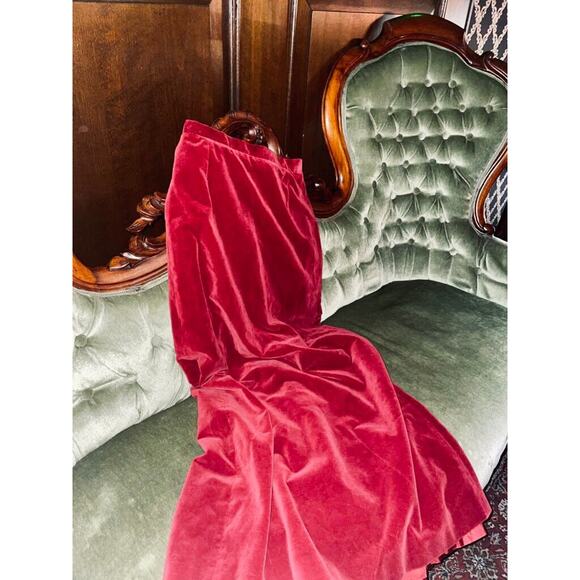 Vintage maxi skirt in deep red velvet, size 6 - Picture 6 of 6